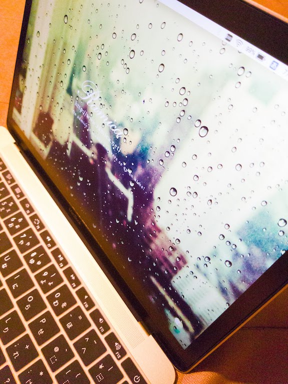 MacBook12インチ2017年モデルアンチグレアフィルムを貼った状態