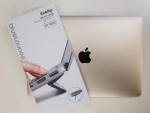Kickflip「Bluelounge Kickflip MacBook Pro(13-inch, Late 2016/13-inch, Late 2016, Touch Bar対応) 用フリップスタンド 13インチ」