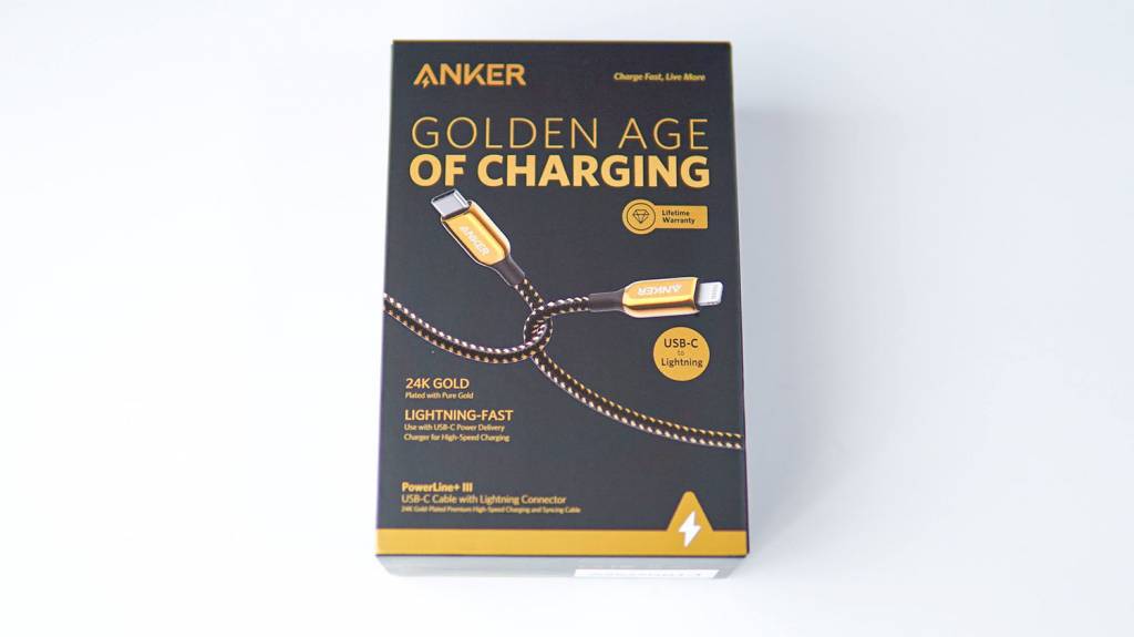 金のAnker PowerLine+ III USB-C & Lightningケーブルパッケージ