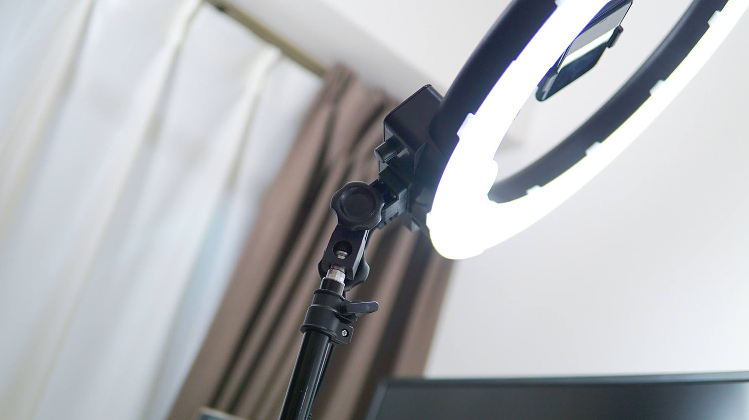 NeewerLEDリングライトRL-18-LED レビュー。4800ルーメンで安いのに超明るいビデオライト！ | ルイログ