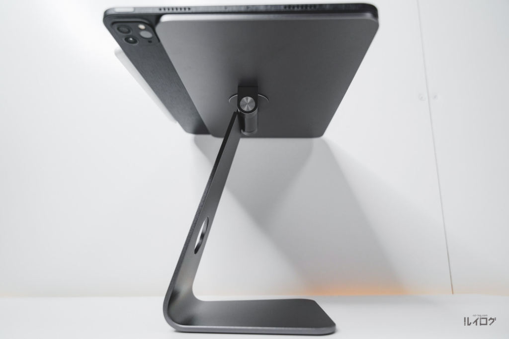 Magnetic iPad Standは前後左右360°回転する