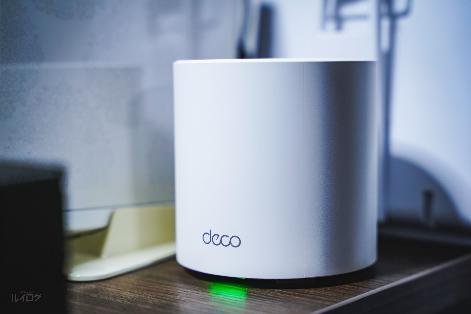 TP-LInk「Deco X50」をデスクに設置