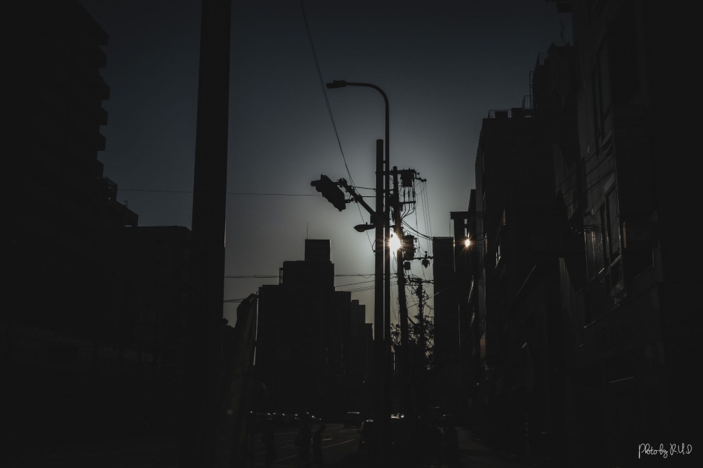 GRIIIxで撮影したスナップ写真：夕暮れの町並み