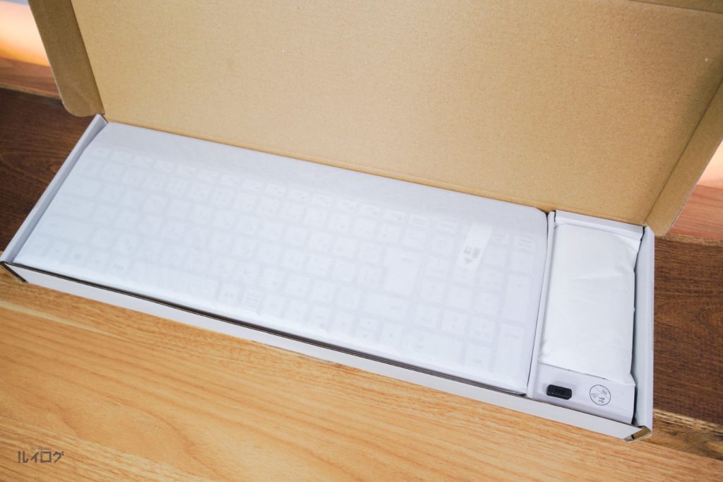 Logicool SLIM COMBO MK470のキーボード＆マウスセットのパッケージを開封