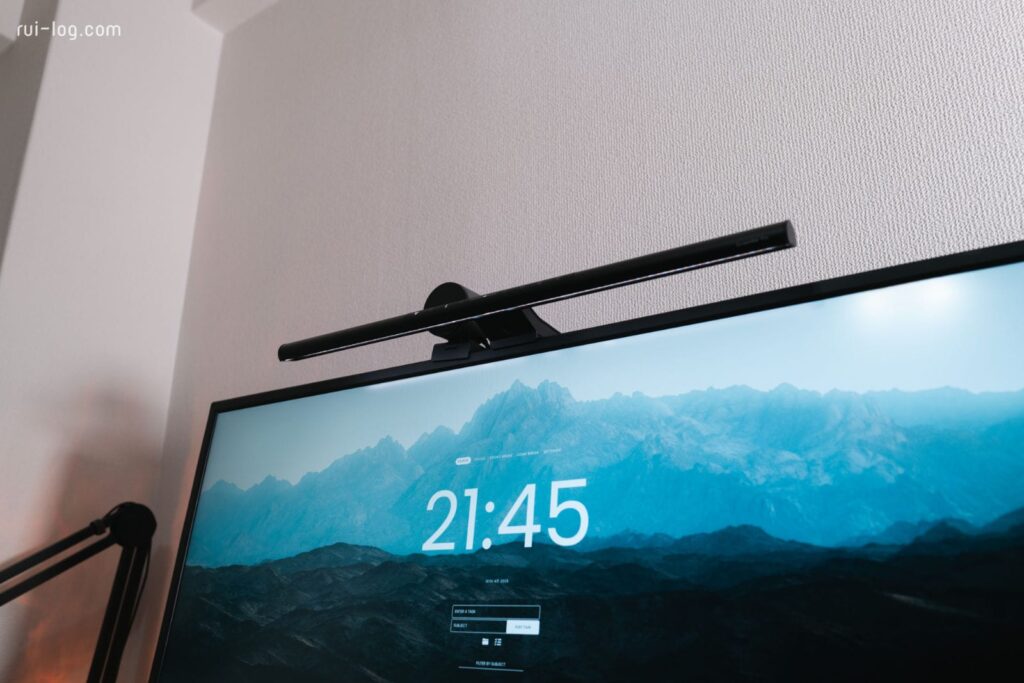 BenQ ScreenBar Pro モニターライトはライトを直視せず使えるので目に優しい