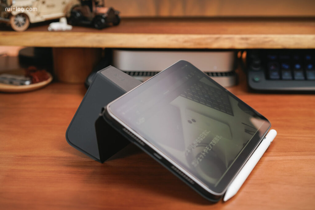 MOFTダイナミックフォリオをiPad mini7へ装着した状態