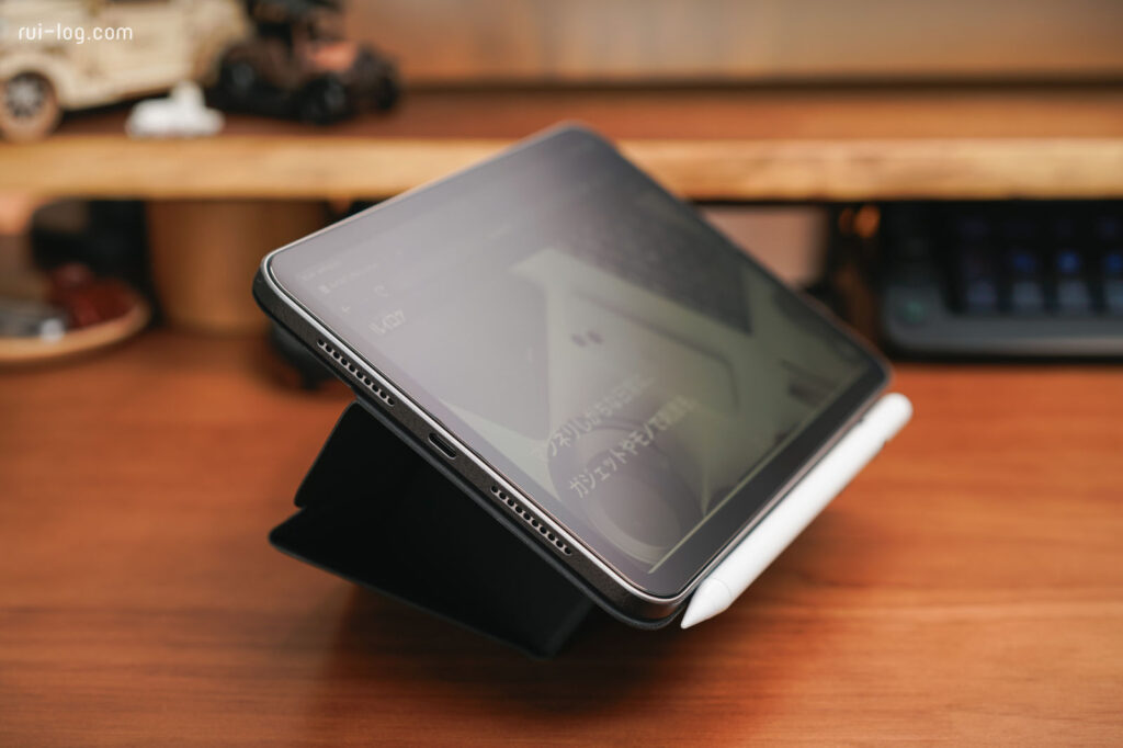 MOFTダイナミックフォリオをiPad mini7へ装着した状態