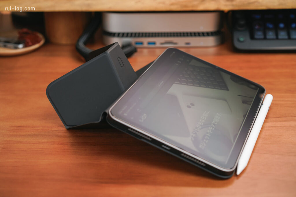 MOFTダイナミックフォリオをiPad mini7へ装着した状態