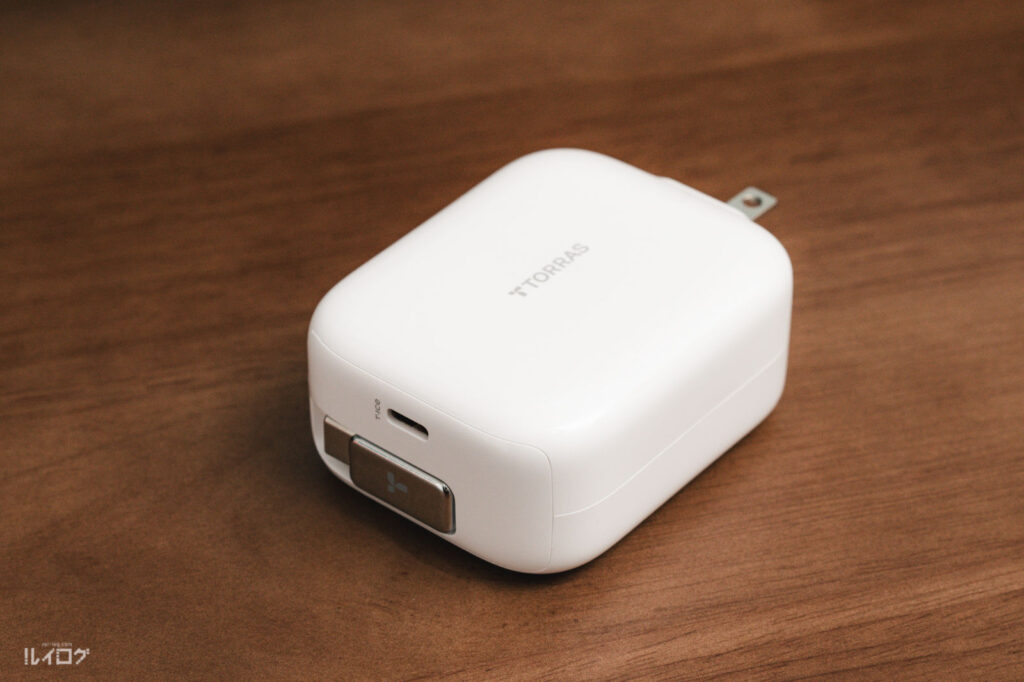 TORRAS 自動巻取り式充電器67W