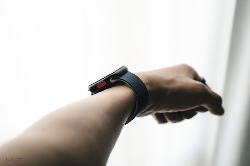 MOFT Snap Duo Apple Watch用マグネット式シリコンバンドのディープブルー × ミスティグレーを愛用中