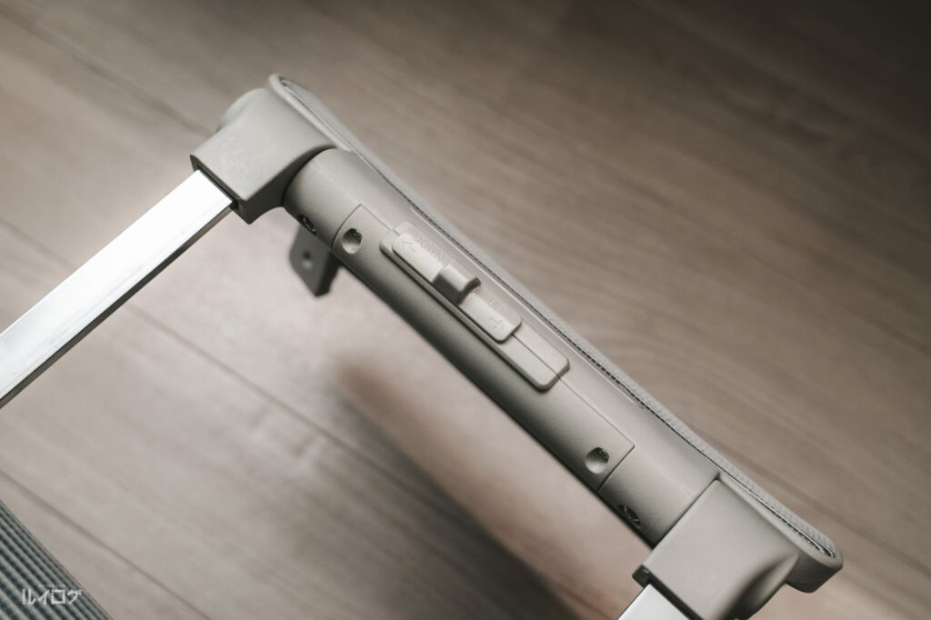 COFO Chair Premium 2 のリクライニング、オットマンの調整