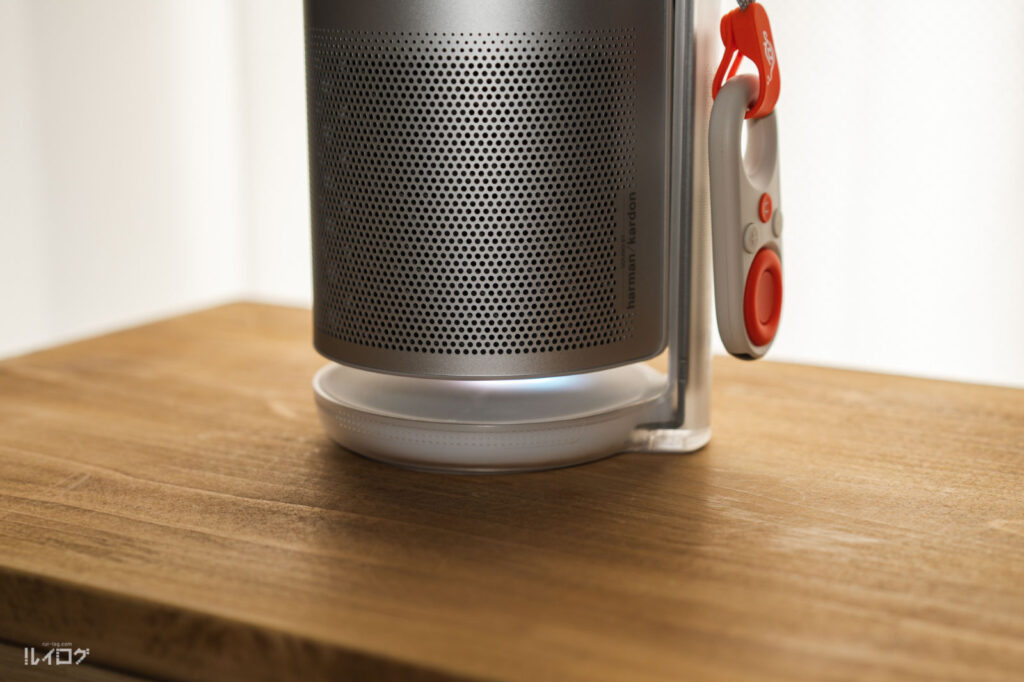 XGIMI Aladdin Poca Laser 本体の外観、上へスライドさせて回転させる。スライドしたときに電源ONになるため手間が省ける。