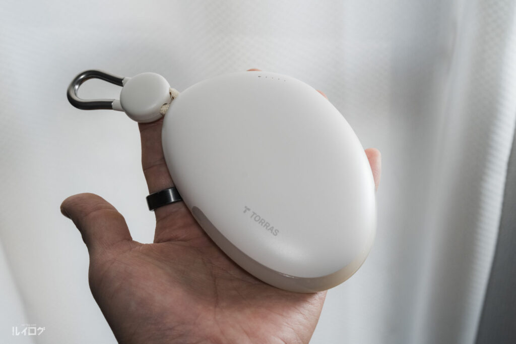 TORRAS FlexLine Pebbleモバイルバッテリーは手のひらサイズ