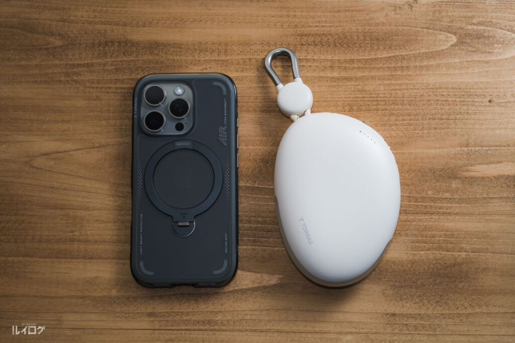 TORRAS FlexLine PebbleモバイルバッテリーとiPhone16Pro