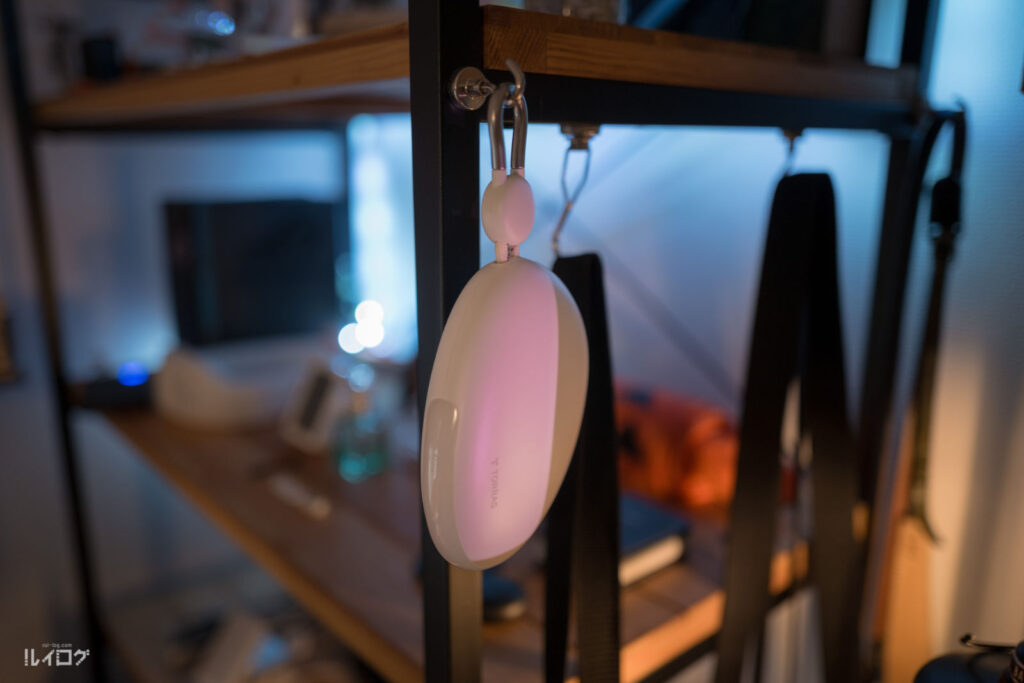 TORRAS FlexLine Pebbleモバイルバッテリーのカラビナはひっかけておけるのが便利