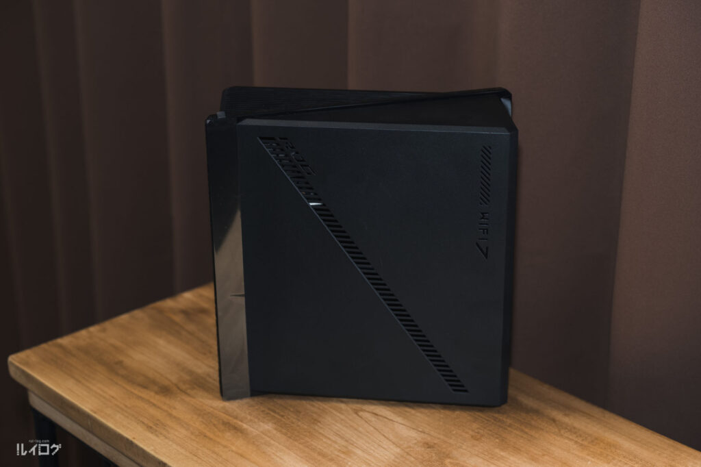 ゲーマー向けWi-Fi7対応ゲーミングルーター「ROG Strix GS-BE7200X」本体