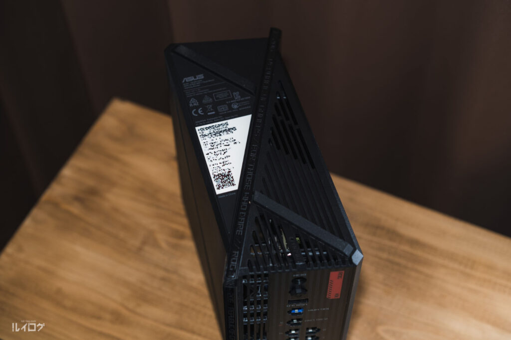 ゲーマー向けWi-Fi7対応ゲーミングルーター「ROG Strix GS-BE7200X」本体底面