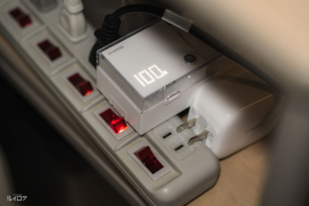 SHARGEコンセント一体型3in1モバイルバッテリーは少しサイズが大きめ