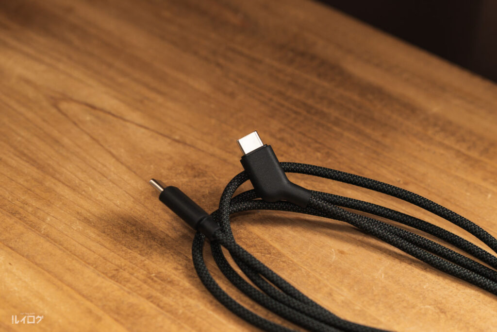 XREAL 1Sに付属の接続用ケーブル
