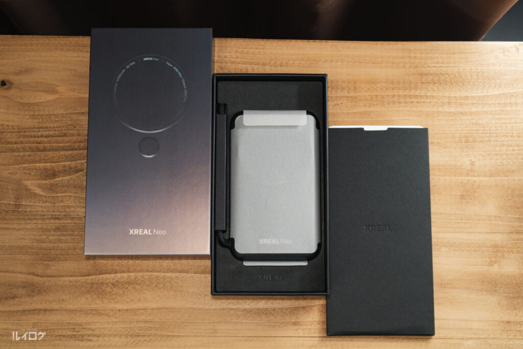 XREAL Neo のパッケージを開封