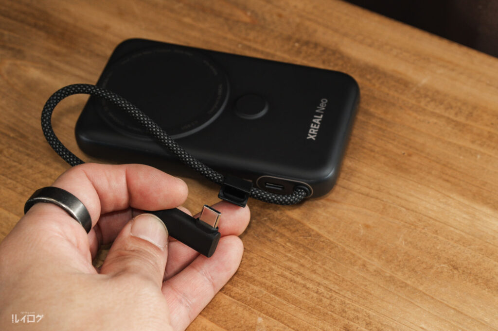 XREAL Neo 本体にあるUSB-Cケーブル