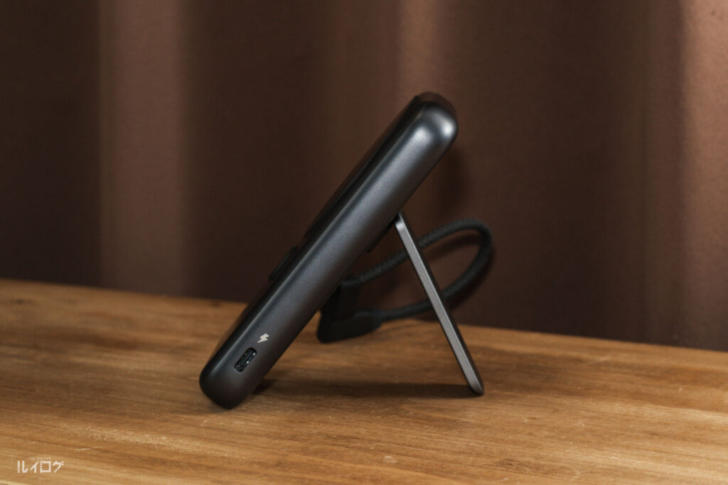 XREAL Neo はスタンド機能もある