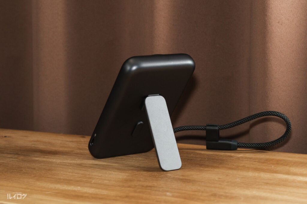 XREAL Neo はスタンド機能もある