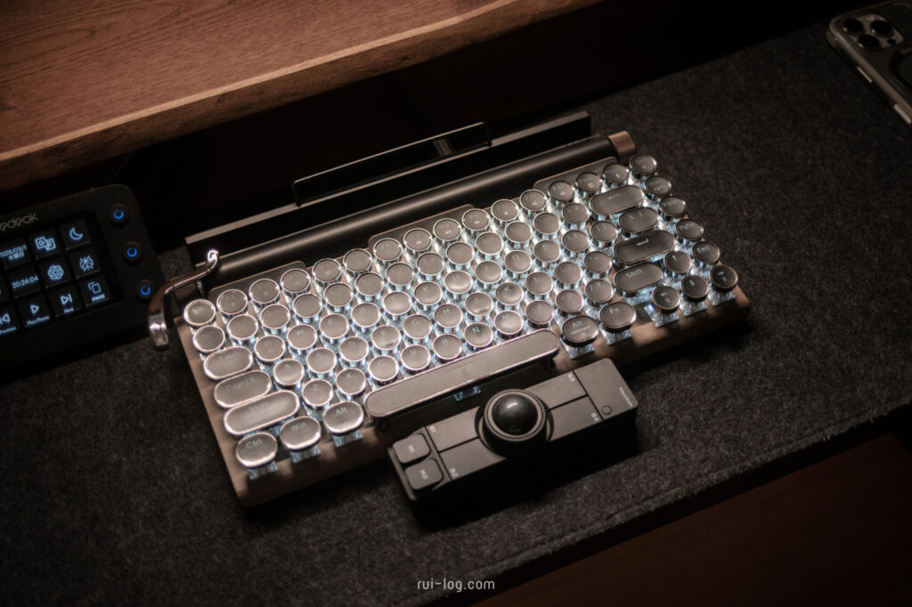 Keychron Nape Proを利用したルイログのデスクセットアップ
