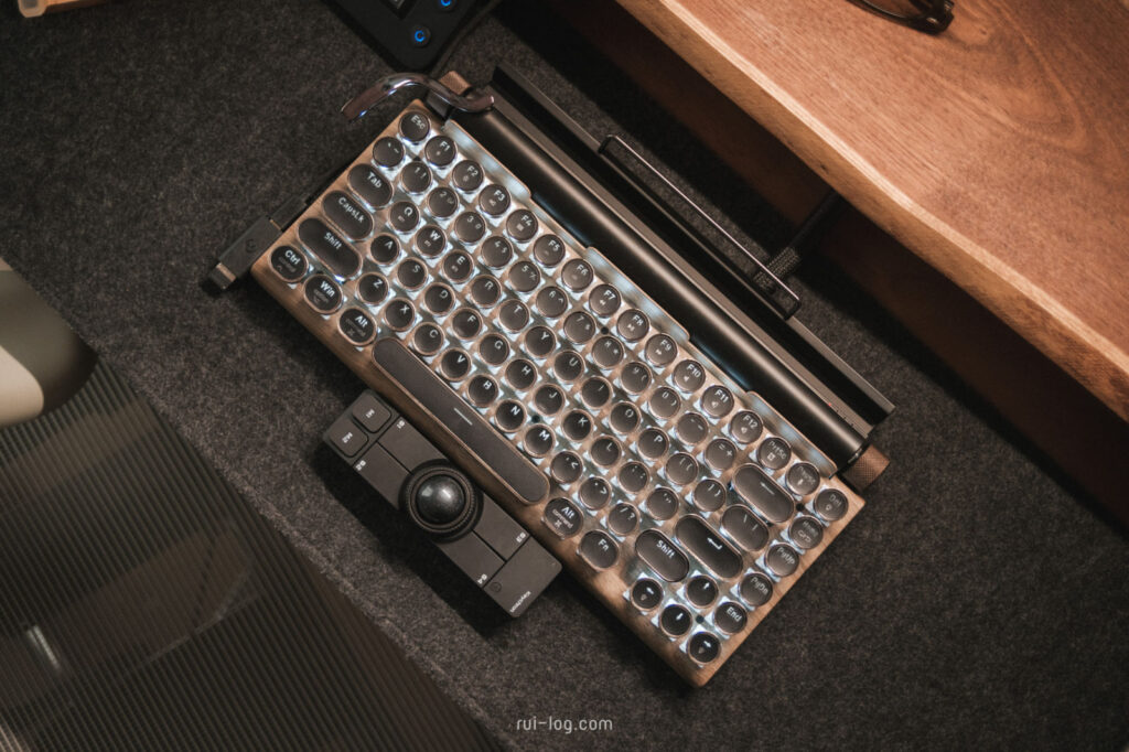 Keychron Nape Proを利用したルイログのデスクセットアップ