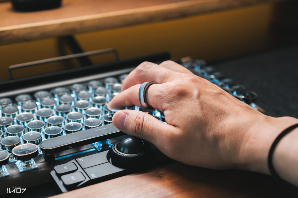 RingConn Gen 3 を人差し指へ装着して利用中