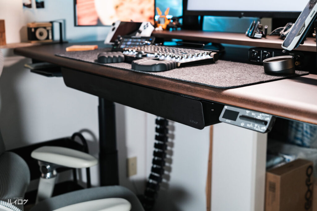 COFO Desk Shelfを装着したDesk Studio