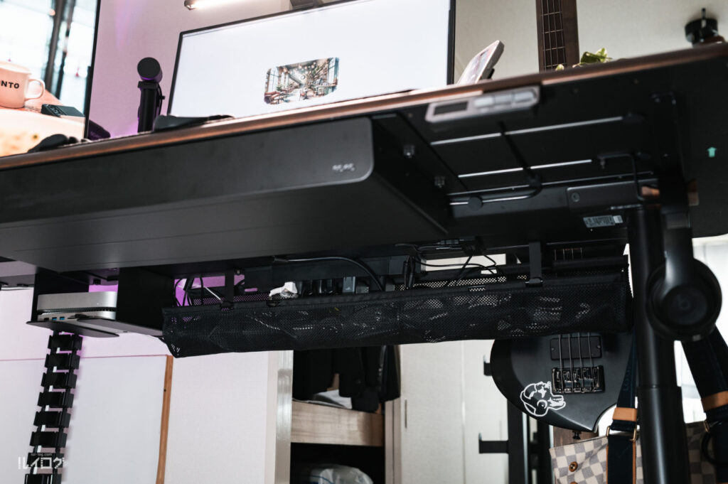 COFO Desk Studioを導入したルイログデスクセットアップの天板裏