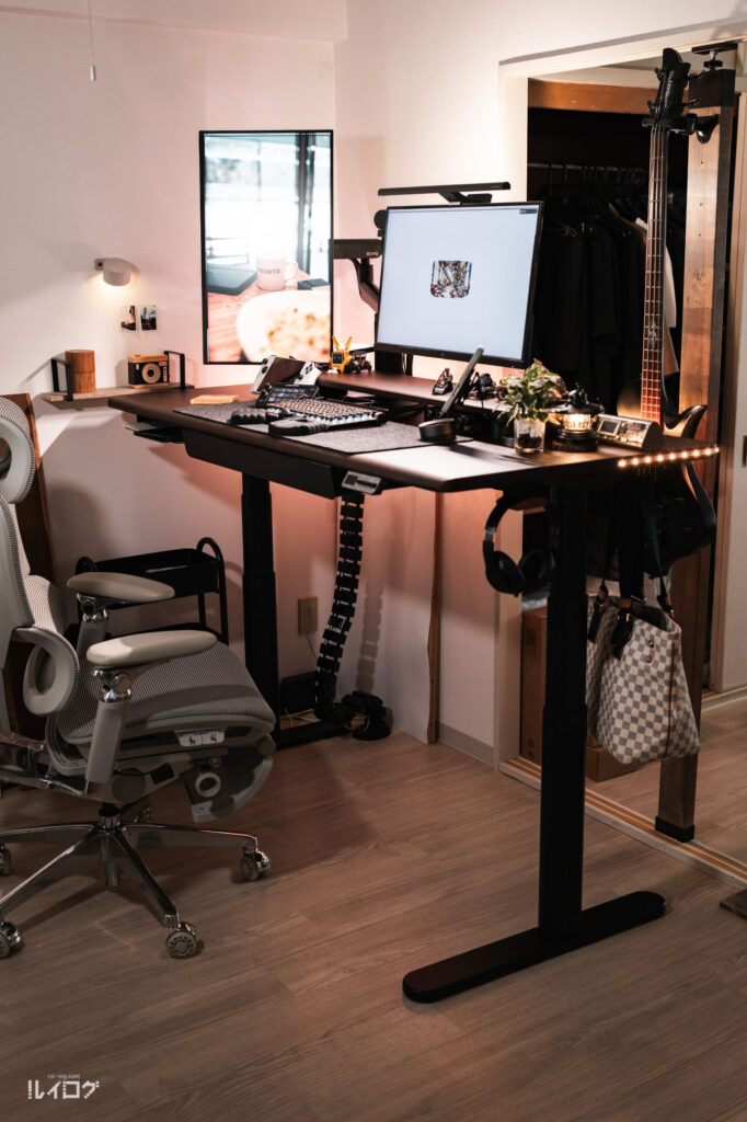 COFO Desk Studioを導入したルイログデスクセットアップ、立ち姿勢